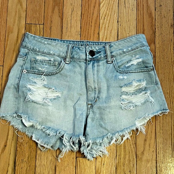 American Eagle Light Wash Cut Off High Waisted Jean Shorts, Size 6 - Picture 1 of 2